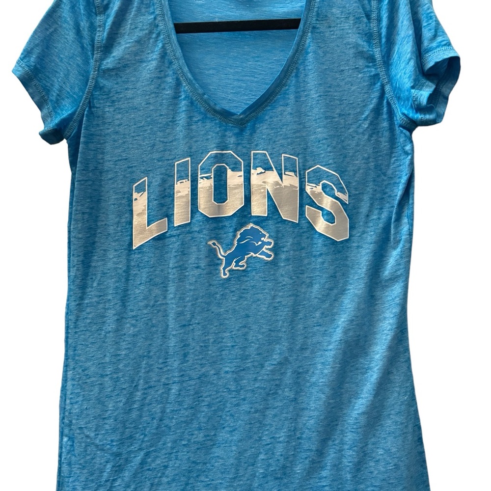 Women’s DETROIT LIONS size Medium Baby Tee T-Shirt